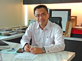 Dr Steven Kum